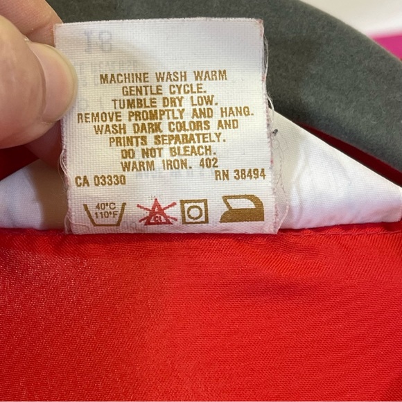 Bridgewater, Vintage Made in the USA Button Down Blouse with Ruffle. Size 18. - Picture 7 of 7